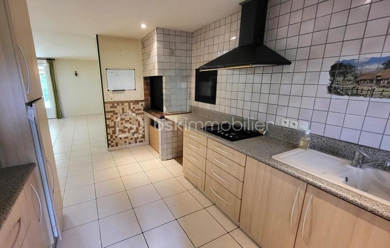 Pavillon - 210 m² - 8 pièces