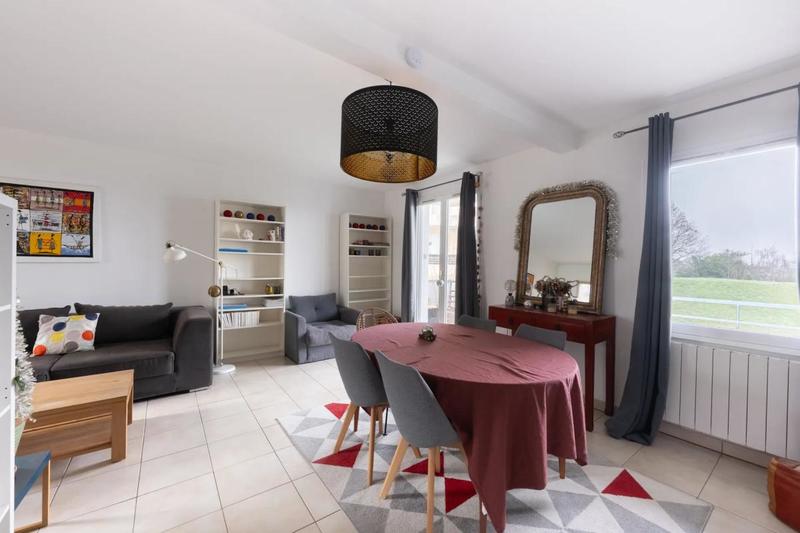 Appartement - 90 m² - 4 pièces