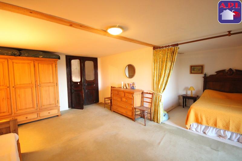 Maison - 224 m² - 6 pièces