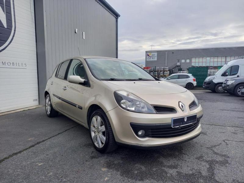 Renault Clio III 1.4i 98 Ch Luxe Privilège - Garantie 3 Mois