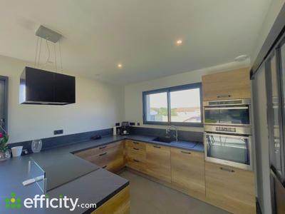 Maison - 97 m² - 6 pièces