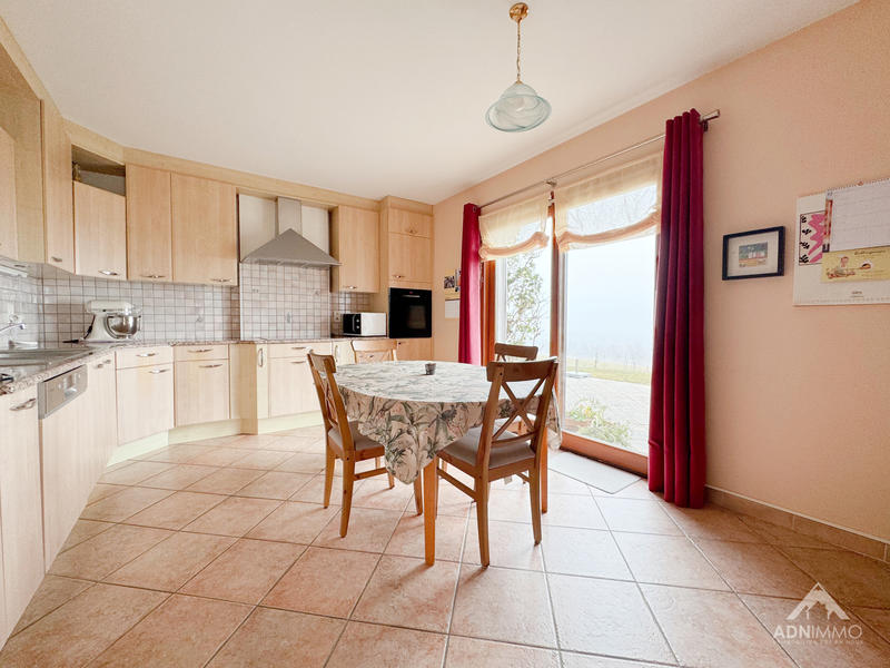 Maison - 200 m² - 6 pièces