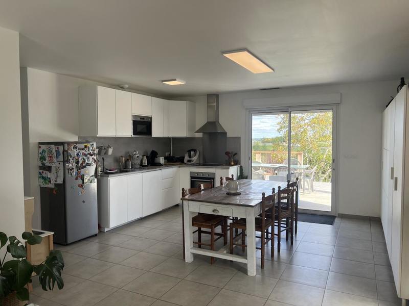 Propriété - 83 m² - 4 pièces