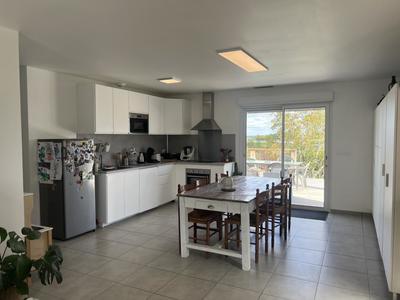 Propriété - 83 m² - 4 pièces