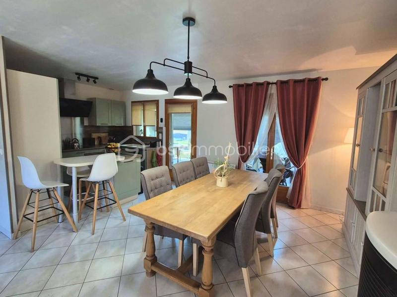 Maison - 137 m² - 4 pièces