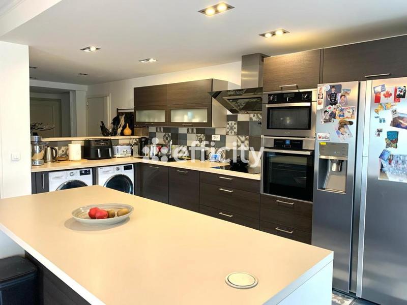 Appartement - 100 m² - 4 pièces