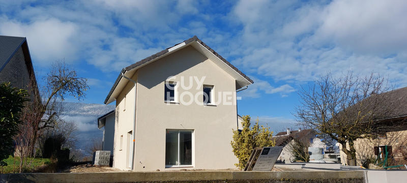 Maison - 93 m² - 4 pièces