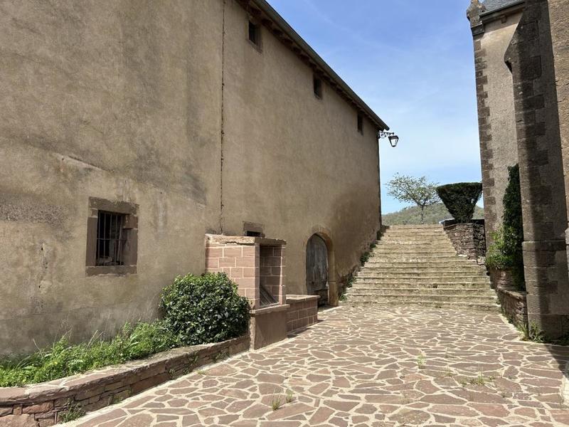 Grange - 300 m² - 2 pièces