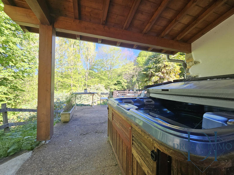 Maison - 380 m² - 7 pièces