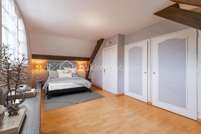 Demeure - 186 m² - 6 pièces