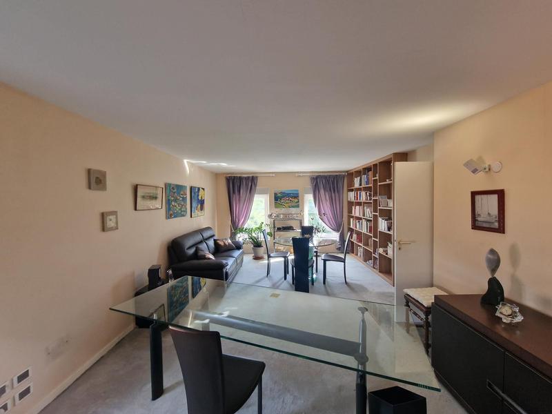 Maison - 380 m² - 9 pièces