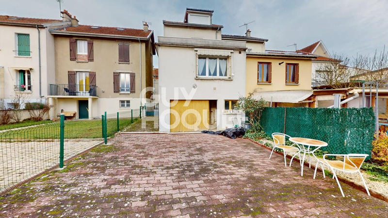 Maison - 93 m² - 5 pièces