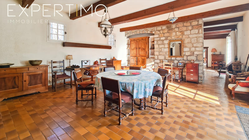 Maison - 307 m² - 10 pièces