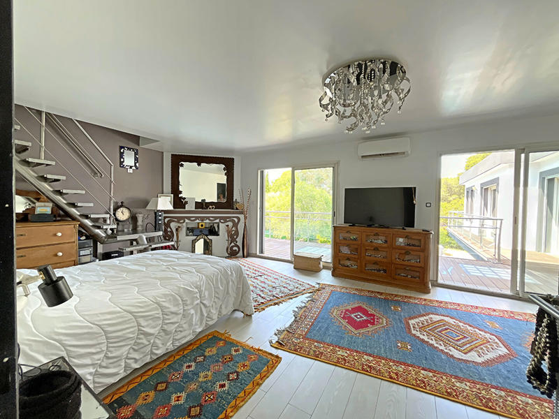 Maison - 279 m² - 7 pièces