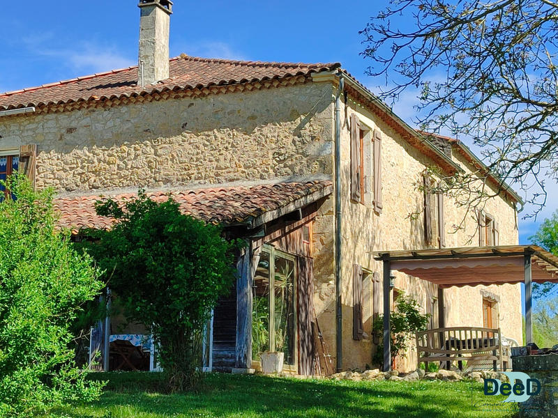 Maison - 170 m² - 6 pièces