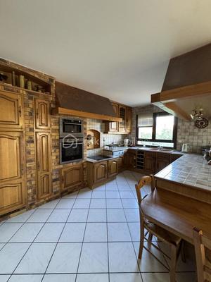 Maison - 258 m² - 10 pièces