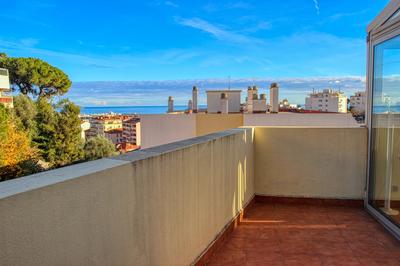 Appartement - 93 m² - 4 pièces