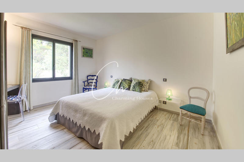 Maison - 204 m² - 5 pièces