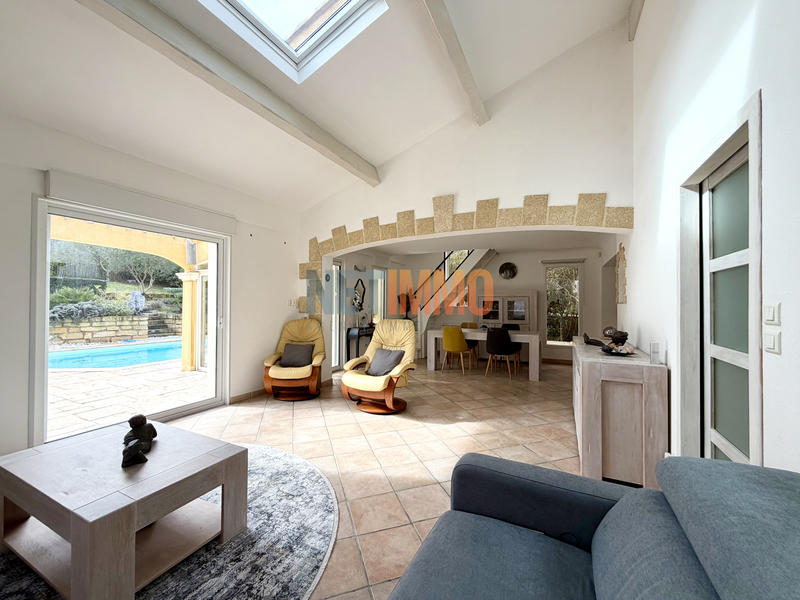 Maison - 140 m² - 5 pièces