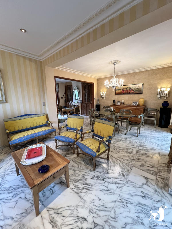 Maison - 249 m² - 9 pièces