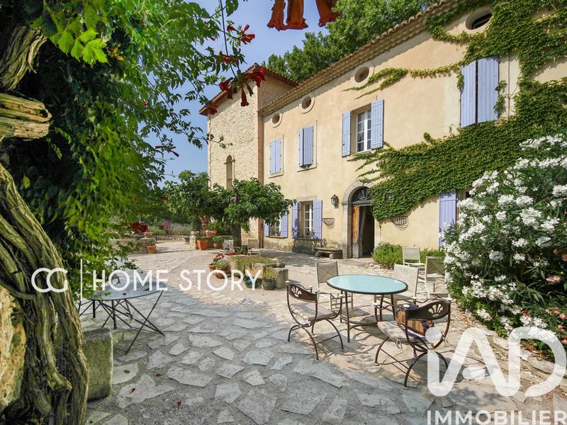 Maison - 788 m² - 18 pièces