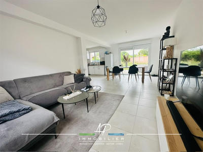 Maison - 97 m² - 5 pièces