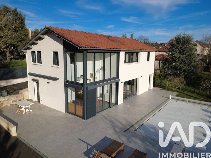 Maison de ville - 220 m² - 8 pièces