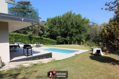 Maison - 364 m² - 9 pièces