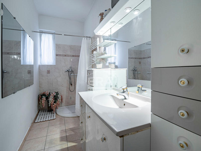 Maison - 170 m² - 8 pièces