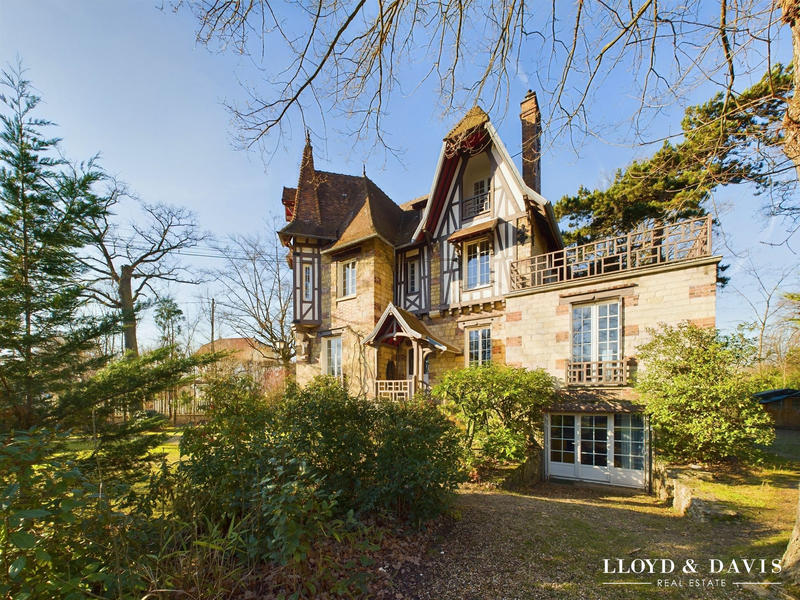 Maison ancienne - 258 m² - 11 pièces