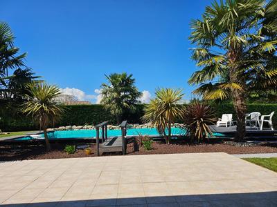 Maison - 94 m² - 5 pièces