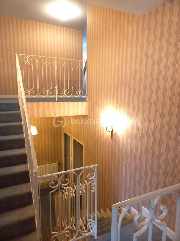 Maison traditionnelle - 316 m² - 11 pièces