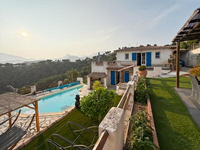 Villa - 170 m² - 5 pièces