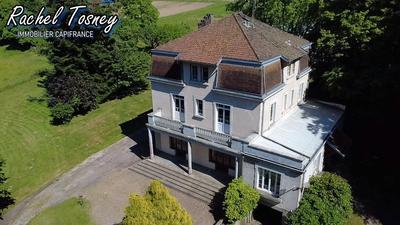 Maison bourgeoise - 260 m² - 9 pièces