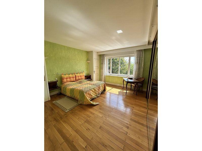 Demeure - 239 m² - 8 pièces