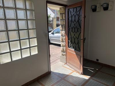 Maison - 200 m² - 8 pièces