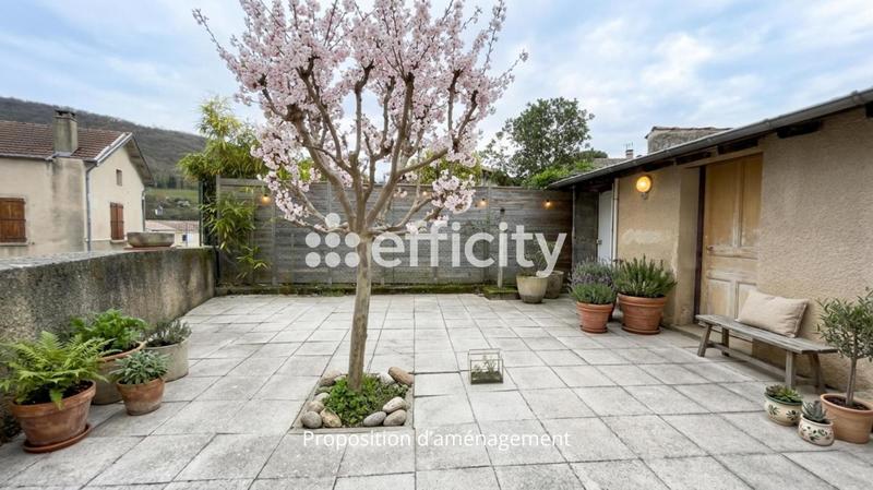 Maison de village - 160 m² - 8 pièces