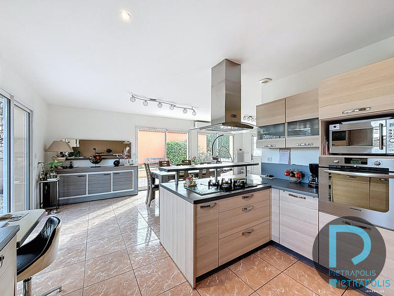 Maison - 97 m² - 4 pièces