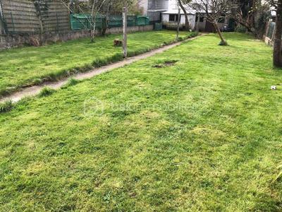 Terrain constructible - 310 m²