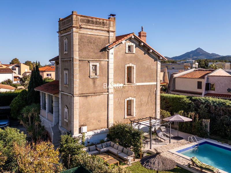 Maison - 224 m² - 7 pièces