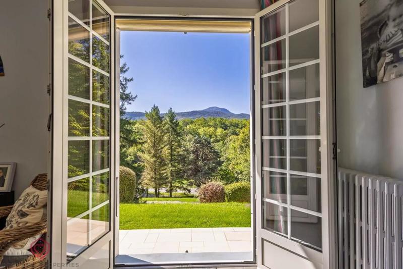 Villa - 203 m² - 7 pièces