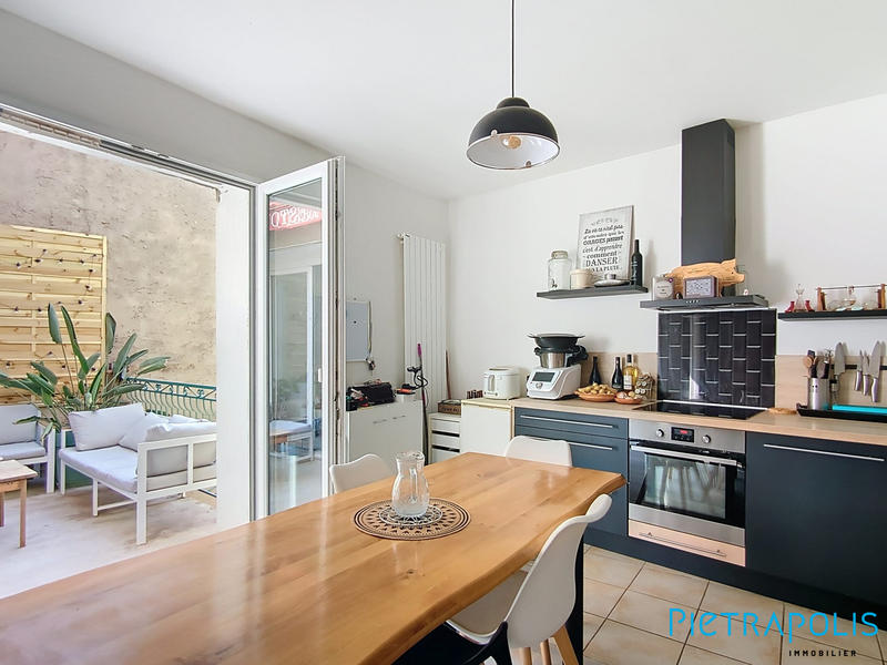 Maison - 260 m² - 5 pièces