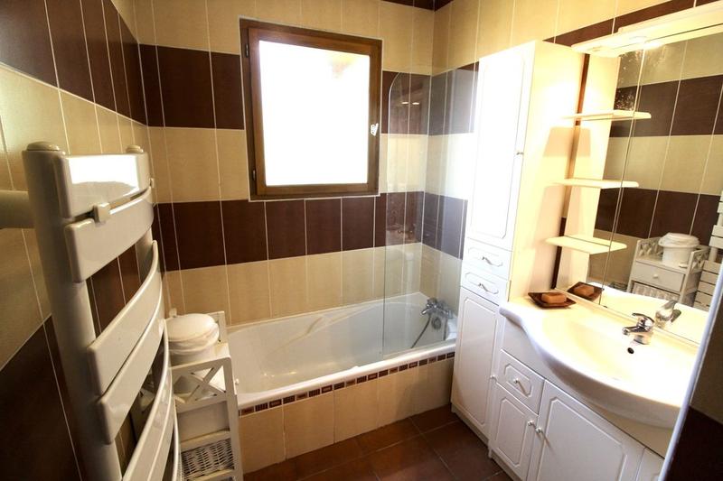 Maison traditionnelle - 104 m² - 6 pièces