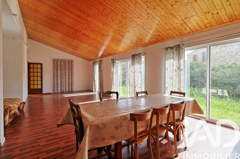 Maison - 275 m² - 10 pièces