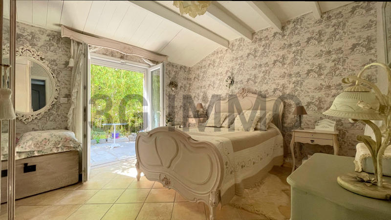 Villa - 205 m² - 6 pièces