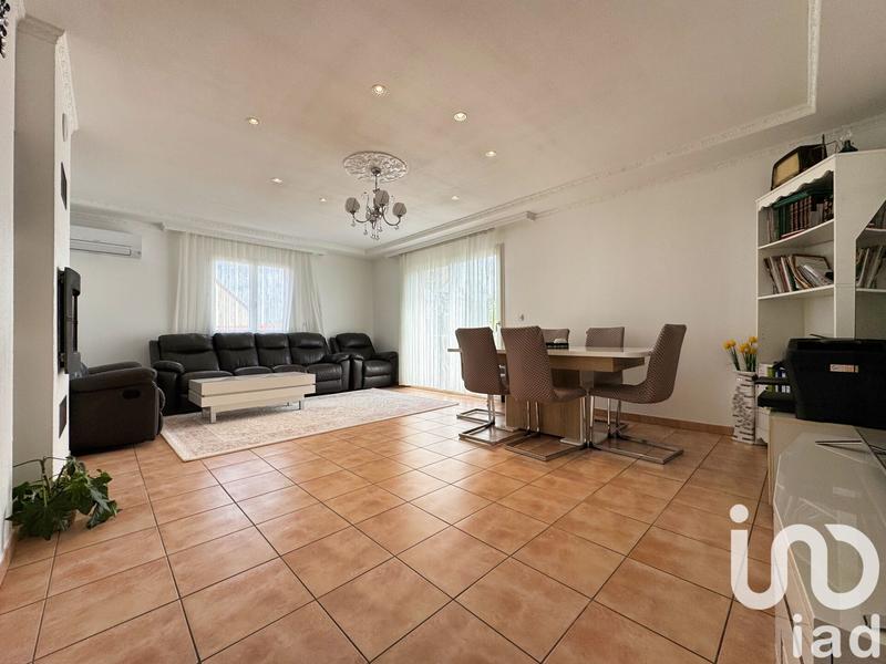 Maison - 225 m² - 7 pièces