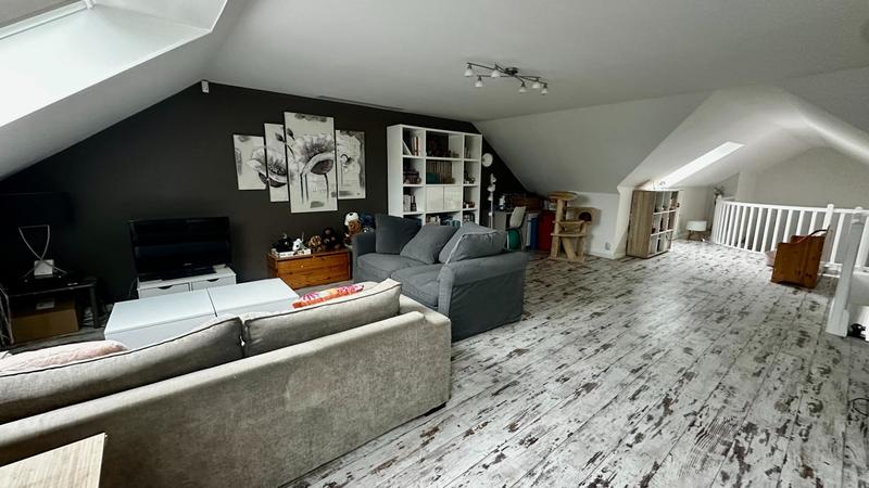 Maison - 215 m² - 8 pièces