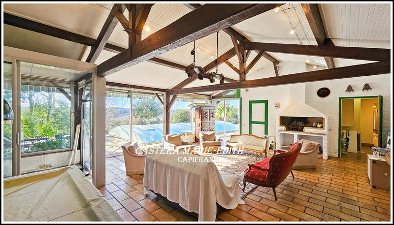 Maison - 322 m² - 9 pièces