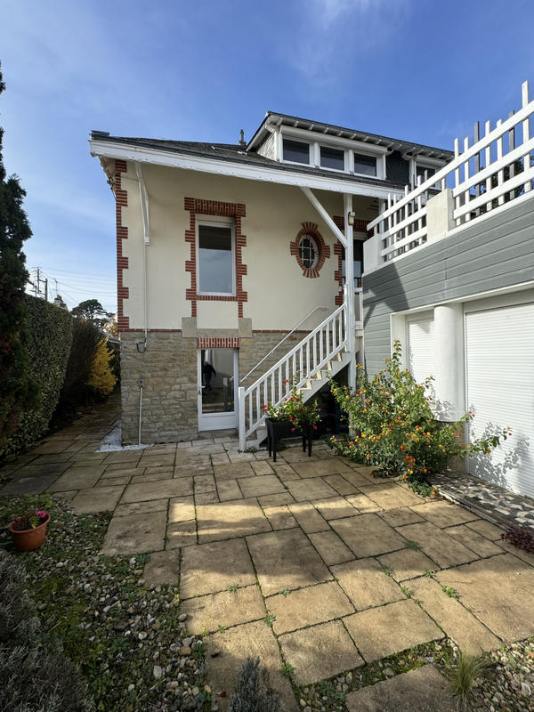 Propriété - 295 m² - 12 pièces