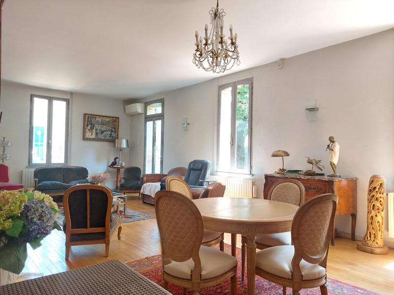 Maison - 198 m² - 6 pièces